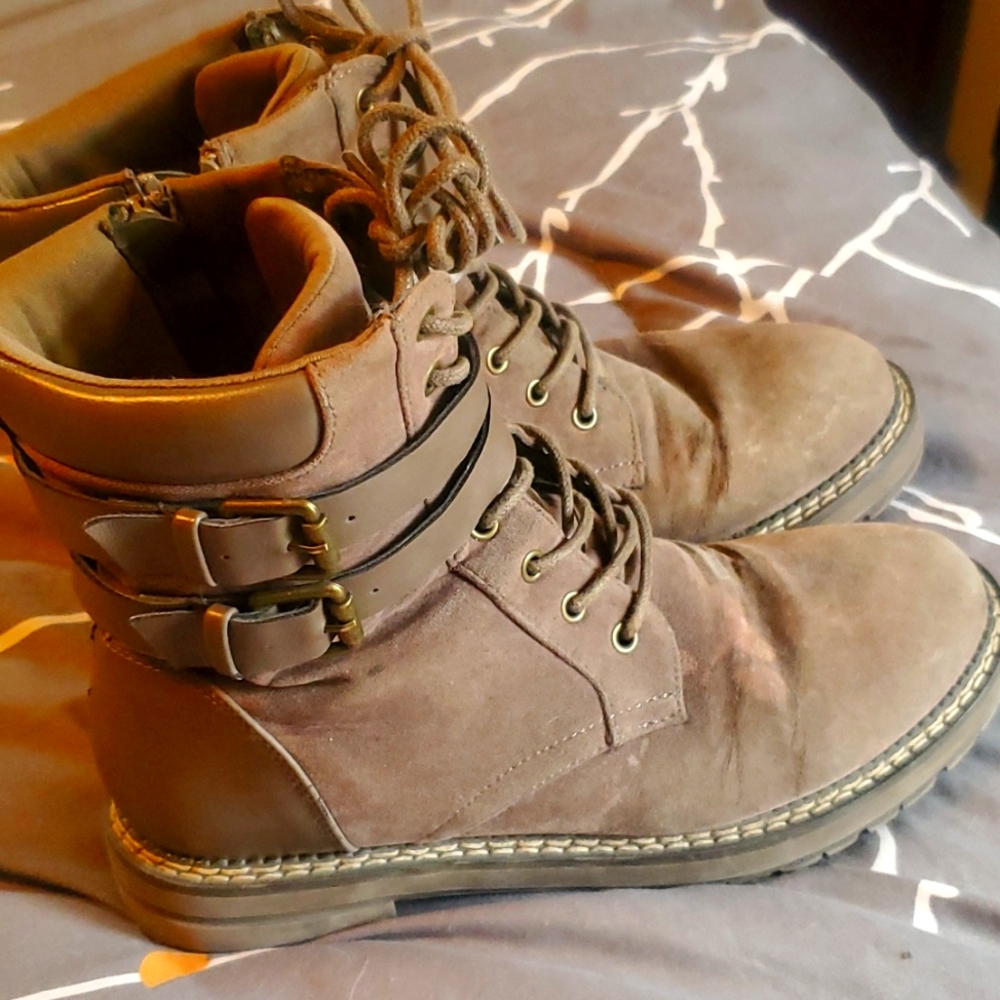 Shoedazzle boots